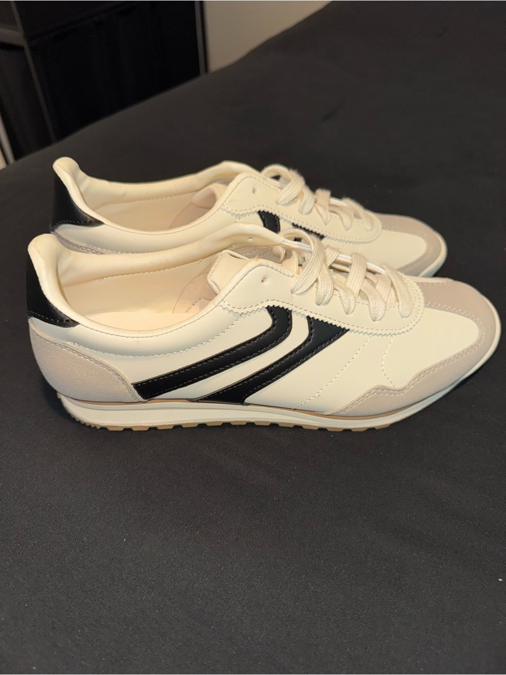 No Boundaries Cream and Black Retro-Style Women's Sneakers
